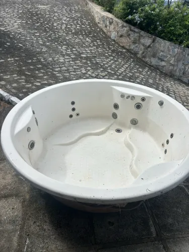 Jacuzzi 4 pessoas