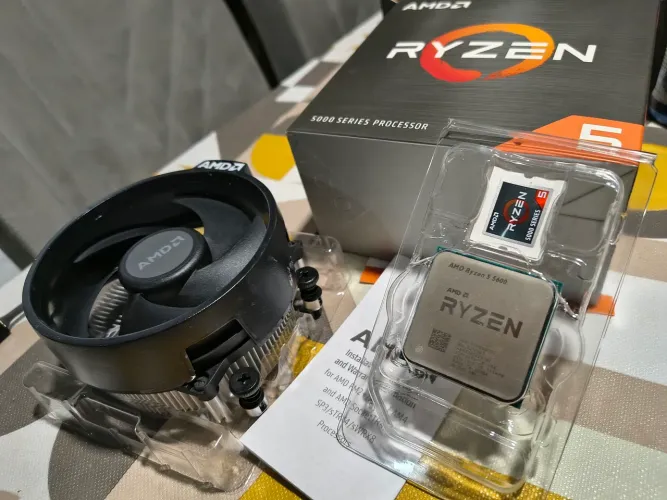 Processador Ryzen 5 5600 6/12 em perfeito estado praticamente novo