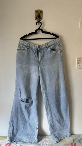 vendo calça jeans wide leg tamanho 42 cintura média