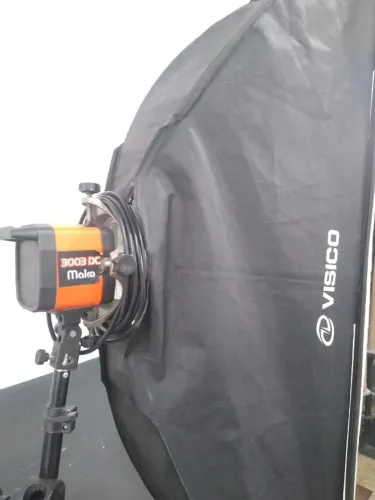 Kit Completo de Iluminação Fotográfica Profissional - Gerador Mako + Softboxes + Tripés
