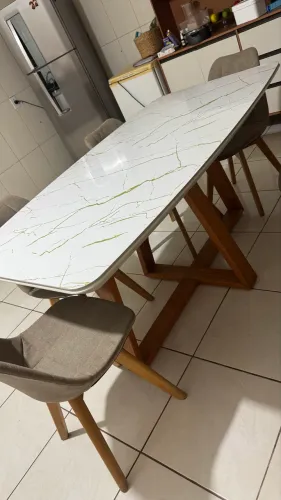 Mesa e cadeiras 6 lugares