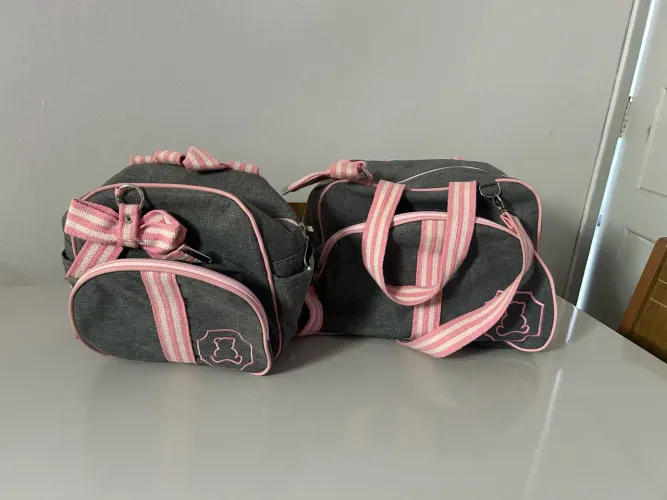 Vende-se bolsa de maternidade para menina