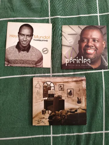 Pack de CDs Thiaguinho, Péricles e Bio II. Usados barato pra sair