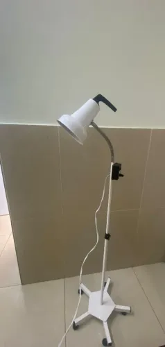 Suporte Pedestal para Lâmpada Infravermelho
