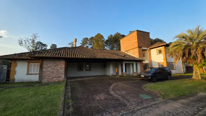 CASA RESIDENCIAL em Porto Alegre - Rio Grande do Sul, Chapéu do Sol