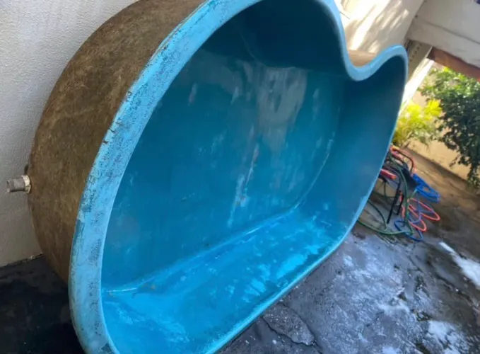 Vendo piscina feijão grande 