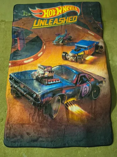 Tapete hot Wheels 77x118cm