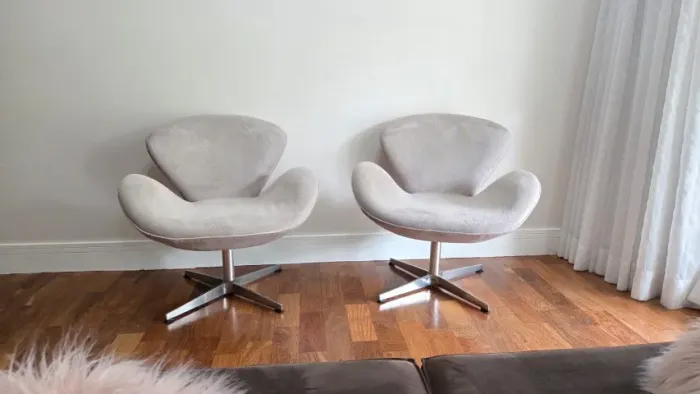 02 LEGÍTIMAS POLTRONAS SWAN, ÓTIMO ESTADO