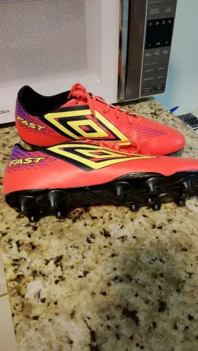 Chuteira umbro campo 44