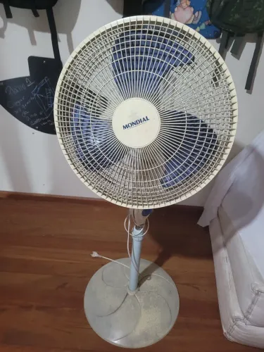 Ventilador mondial 220v com pezinho