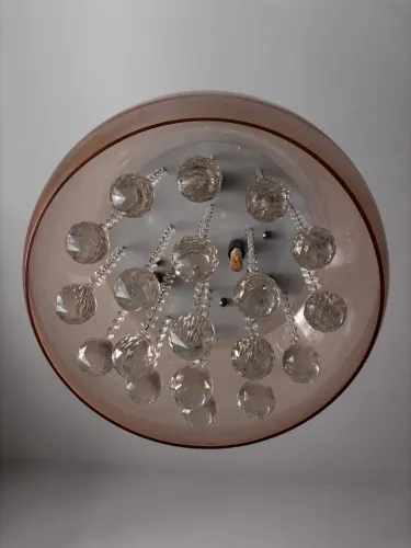 Lustre de cristal verdadeiro, 3 anos de uso. Elegante, conservado e falta 1 lâmpada.