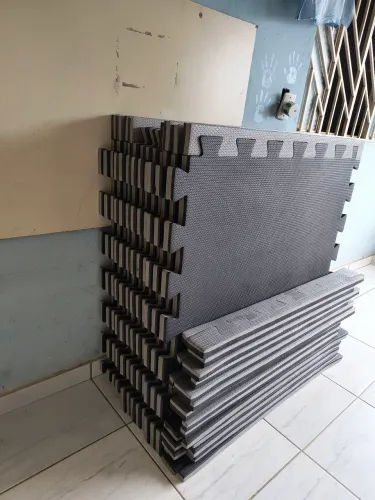 Placas de EVA e saco de pancada