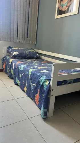 Cama de solteiro infantil com colchão 
