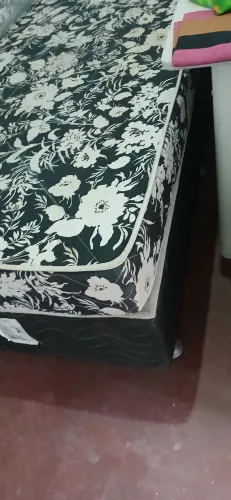 Vendo uma cama unibox seminova linda bem conservada barato de verdade