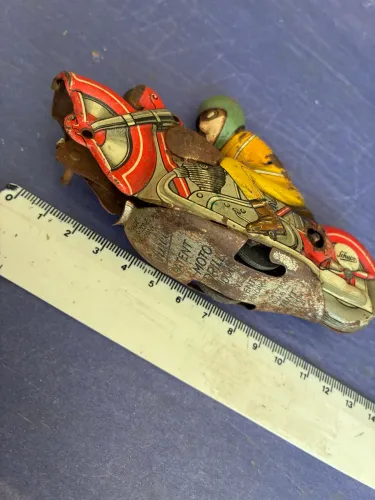 Antiga motocicleta Schuco lata antiga original p restaurar , origem alemã