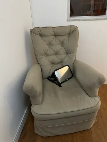 Poltrona de amamentação e espelho para carro