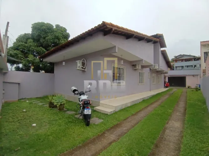 Casa no Costazul à venda com 3 suites em Rio das Ostras, linda área gourmet!