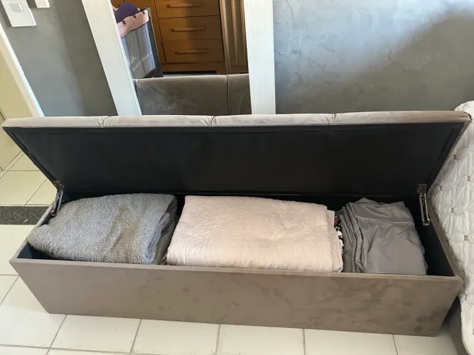 Baú para pe de cama 