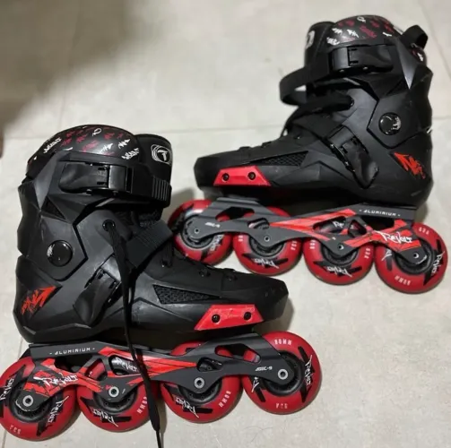 PATINS REVOLT PRETO COM RODAS PRETAS - 80MM ABEC-9