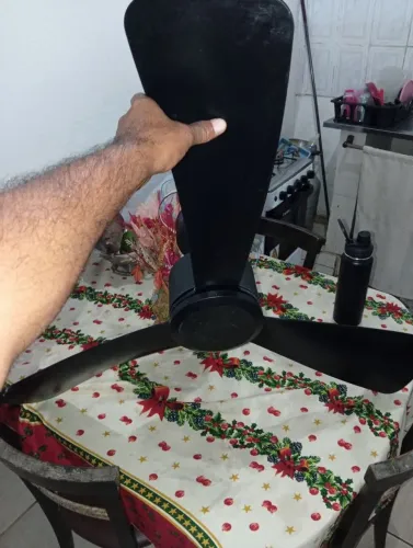 Ventilador grande de teto