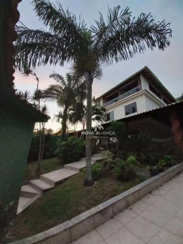 Casa com 4 quartos para alugar, 330 m²- Balneário Ponta da Fruta - Vila Velha/ES