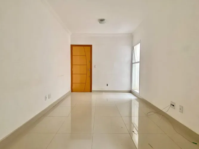 Apartamento á Venda 2 Quartos- 1 Banheiro - 1 Vaga, 55m², São João Batista, próximo à Aven