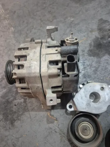 Vendo alternador Toyota etios