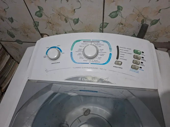 Estou negociando lavadora Electrolux 12kg<br>Estou<br>12kg