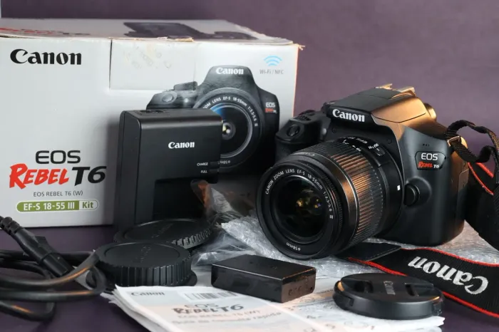 Canon EOS Rebel T6 (W)