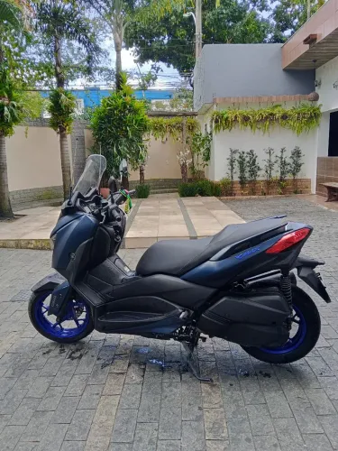 Vendo moto Xmax em excelente estado