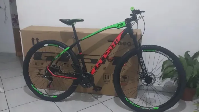 Bicicleta Aro 29 Gts Câmbios Shimano Freio À Disco 21v Gx Lt Cor Verde-vermelho quadro 19