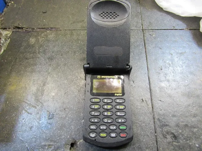 Celular antigo Motorola StarTac