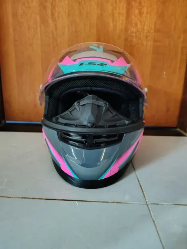 Capacete de Moto Novo ou Pouco Usado - Ótimo estado