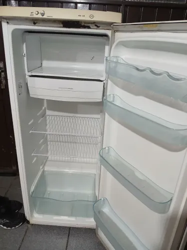 Geladeira Electrolux RE28 - Usada - Zero Defeitos