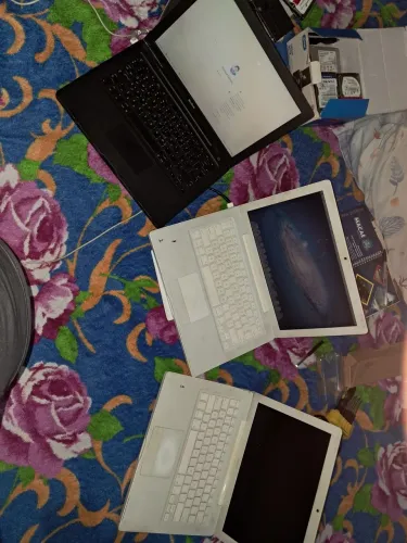 Macbook antigo valor dos três juntos de 1000 reais