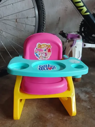 Cadeira de boneca 
