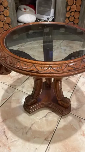 MESA DE CENTRO ANTIGA EM MADEIRA MACIÇA - PEÇA VINTAGE