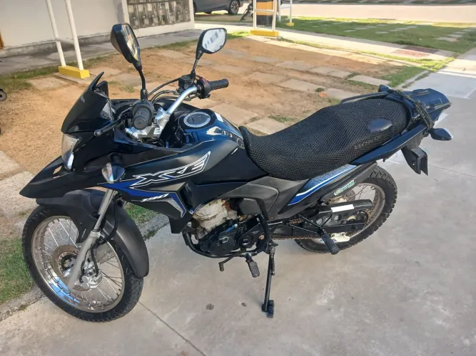 A mais conservada da cidade. Com pneus semi novos , relação da marca KMC GOLD com retentor