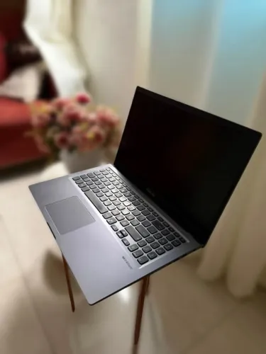 Notebook Asus VivoBook Ryzen 3 Com 8GB de Ram DDR4 SSD 256GB Nvme GPU Radeon Vega 3