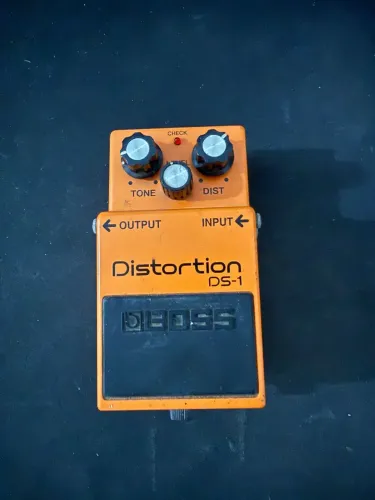 Pedal para guitarra Boss Distortion DS-1