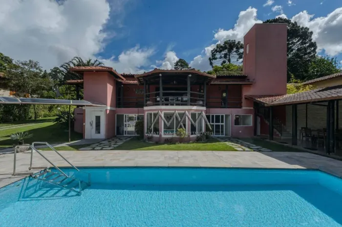 Casa à Venda e locação no Condomínio Morro Do Chapéu | 885 m ² - 8 quartos