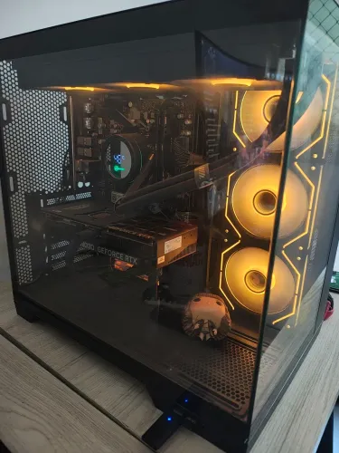 Vendo PC computador gamer RTX 5070 AM5 ou troco por AM4