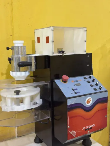 Máquina Modeladora de coxinha 