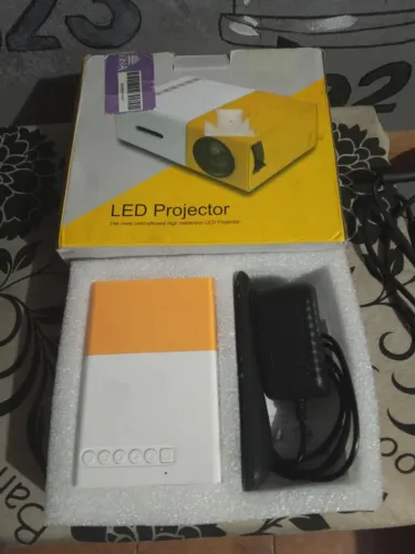 Vendo projetor pouquissimo usado
