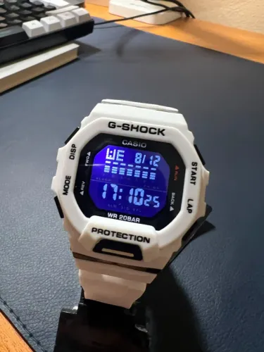 Casio Relógio digital G-Shock Move Step Tracker de resina branca GBD200-7