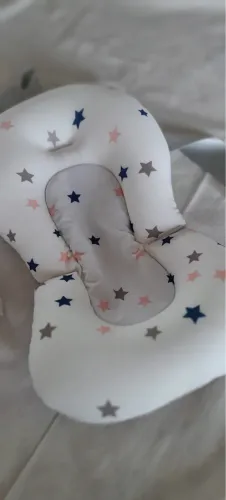 Almofada/Redutor para Banheira de Bebê - Estampa Estrelinhas