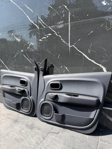 Forro de porta Fiat mobi