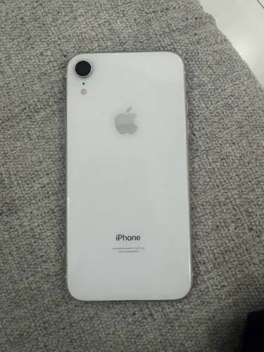 Vendo IPhone XR 64 gb , 81% de bateria funcionando perfeitamente