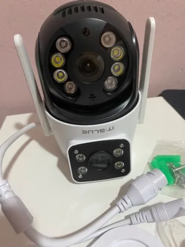 Câmera de Segurança Wi-Fi A31 iCSee 6MP Lente Dupla - Nova