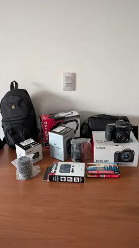 Câmera fotográfica Canon 80D mais acessórios